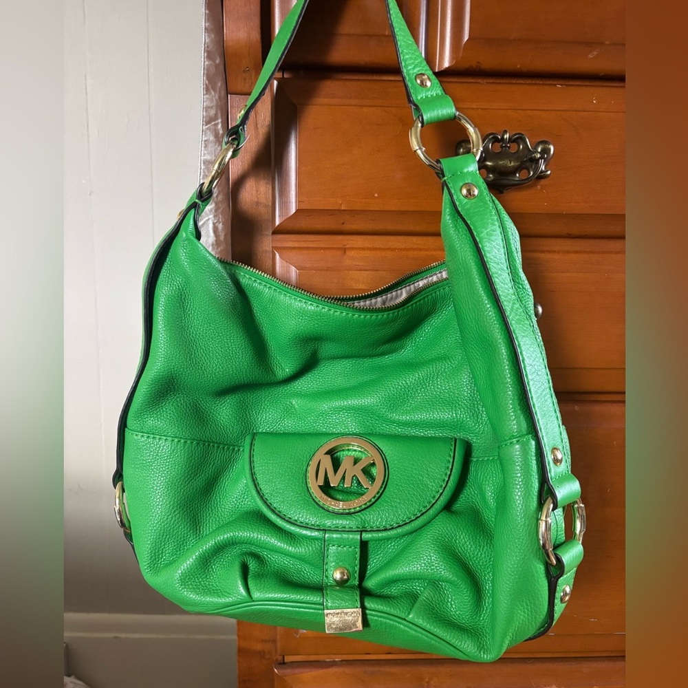 Green Michael kors shoulder bag.